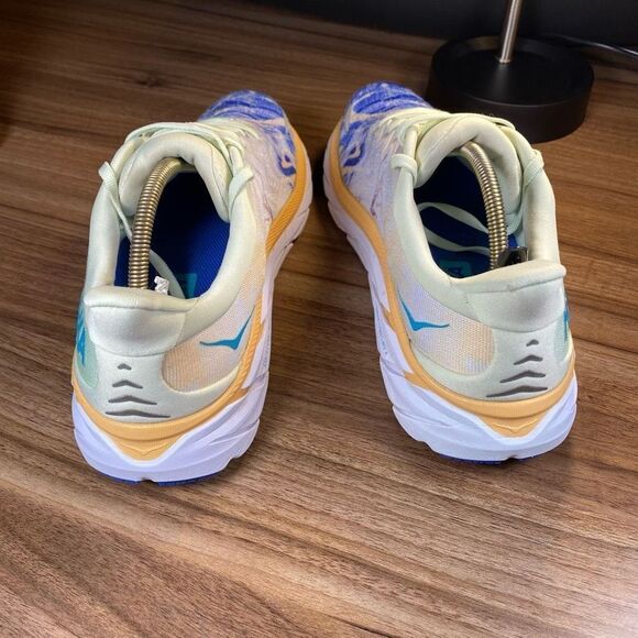 HOKA ONE ONE CLIFTON 8 - Women’s Running Shoes - SIZE 9.5B - Picture 4 of 9